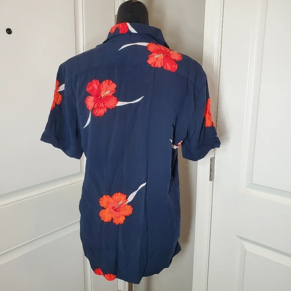 NWT BANANA REPUBLIC Men's Standard Fit Rayon Vacation Shirt Size Small Blue